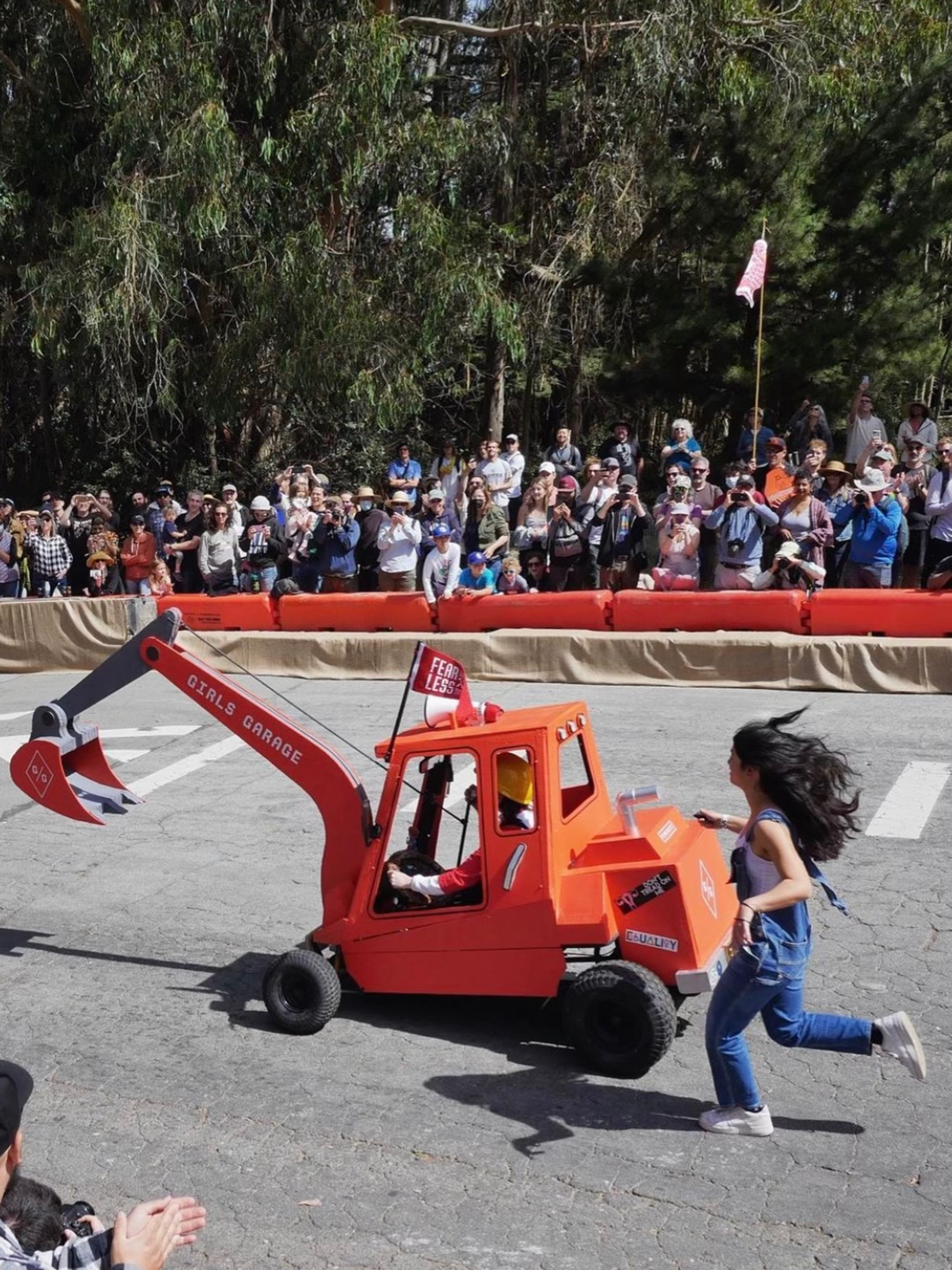 Girls Garage parade float